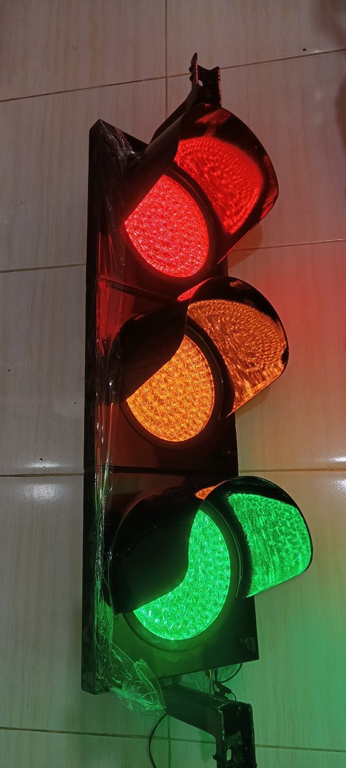 Lampu Lalu Lintas 3 Aspek – Tampak Samping